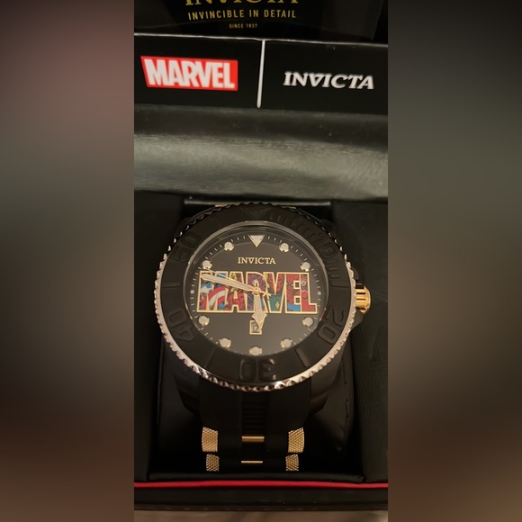 invicta limited edition marvel watch - Picture 3 of 3